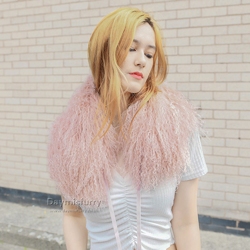 Thumbnail: Mongolian  Lamb Fur Collar  in White /Peach