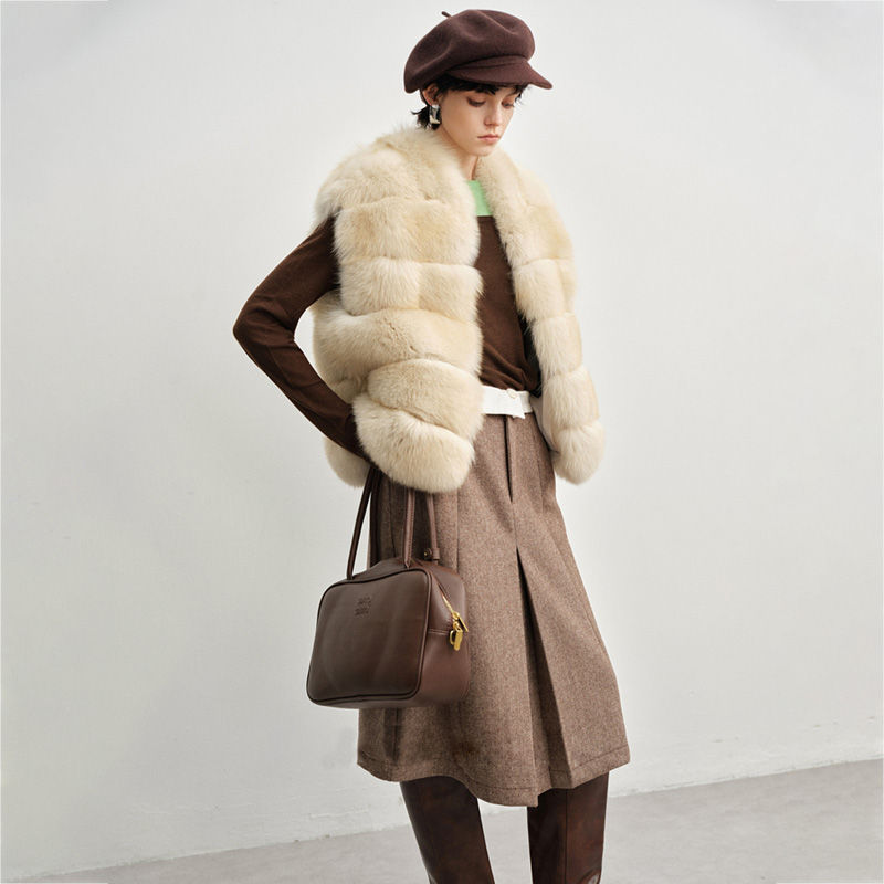 Thumbnail: Cream Fox Fur Gilet