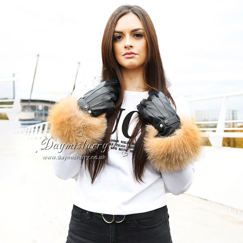 Thumbnail: Finn Fox Fur Slap on Cuffs - Camel