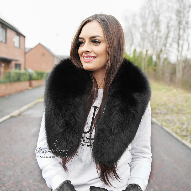 Thumbnail: Large Fox Fur Collar in Black