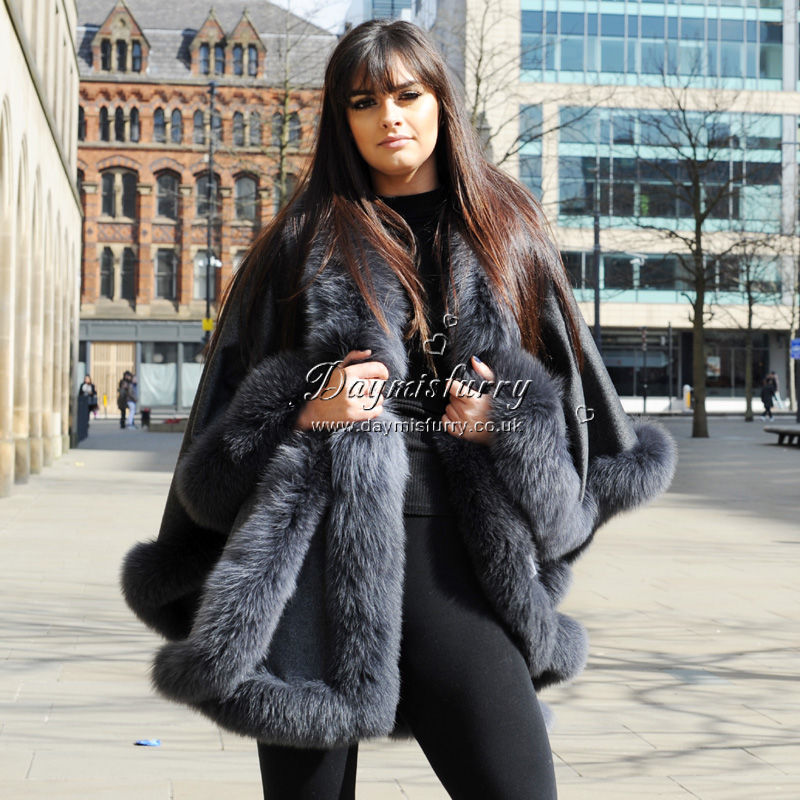Thumbnail: Cashmere Shawl with Fox Fur Trim in Charcoal