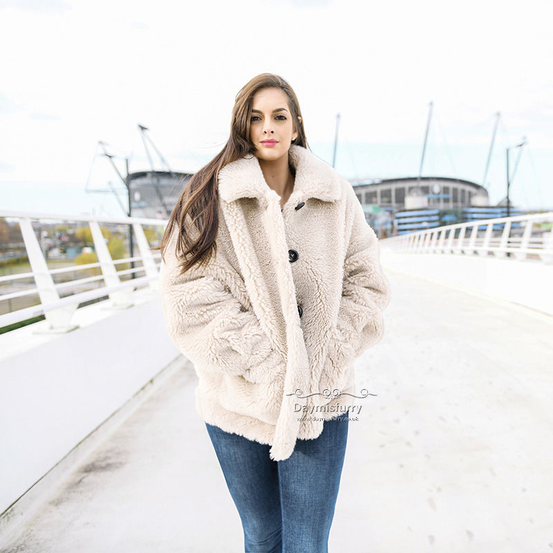 Thumbnail: Sheep Wool Teddy Bear Coat in Cream