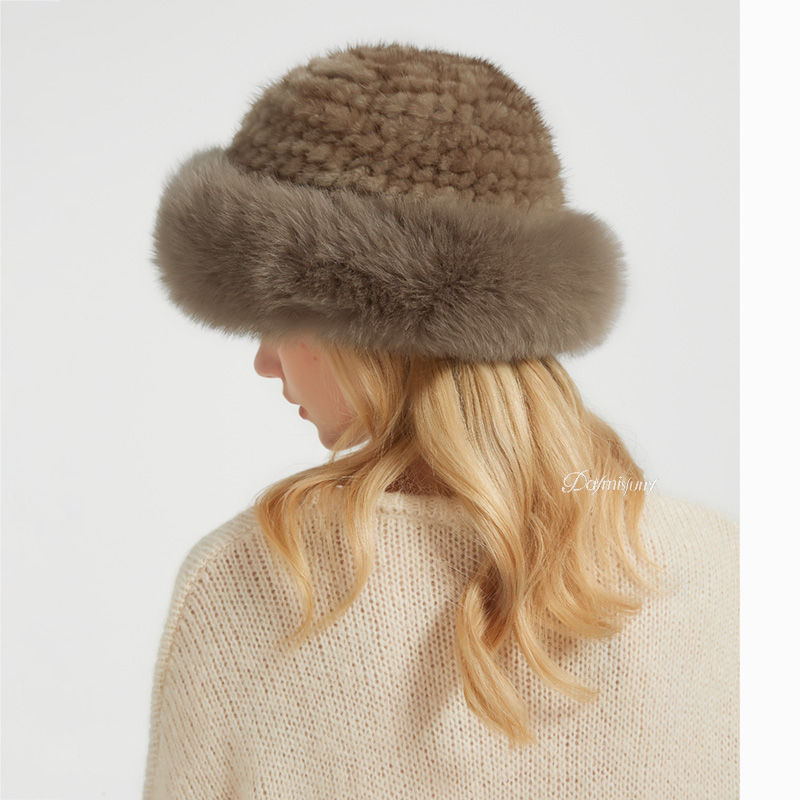Thumbnail: Mink Fur Hat With Fox Fur Trim in Light Brown