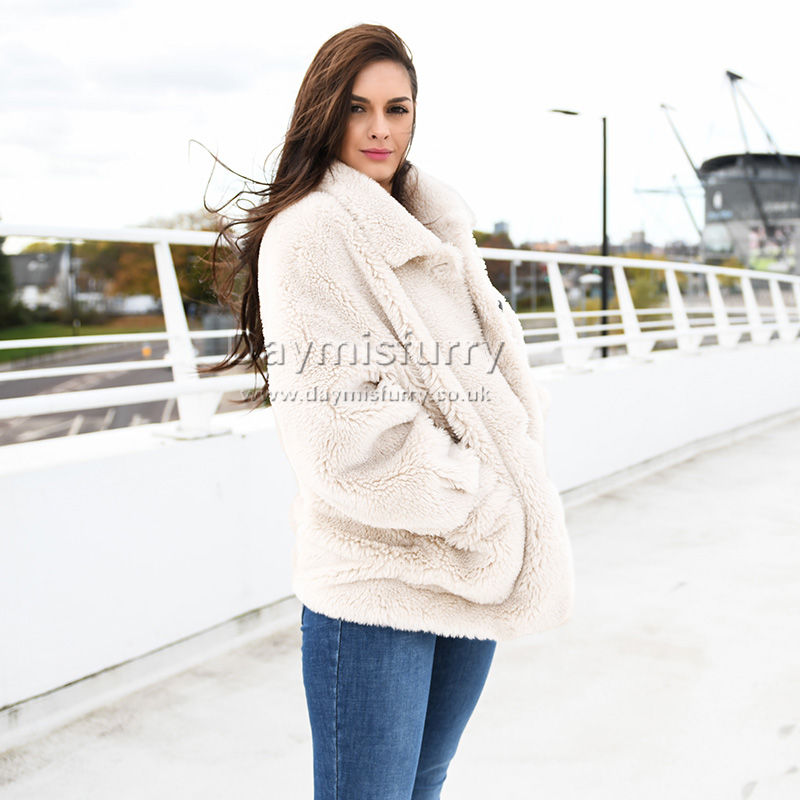 Thumbnail: Sheep Wool Teddy Bear Coat in Cream