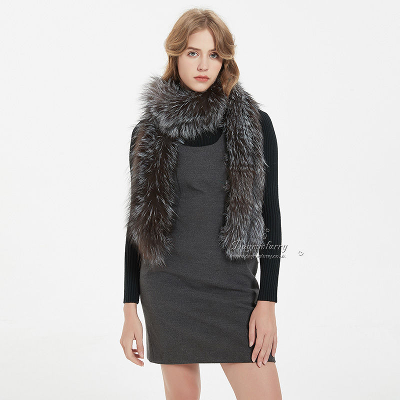 Thumbnail: Knit  Silver Fox Fur  Scarf  in Natural Colour
