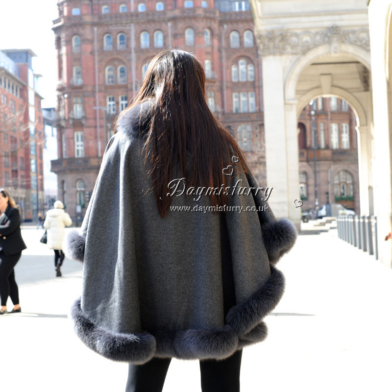 Thumbnail: Cashmere Shawl with Fox Fur Trim in Charcoal