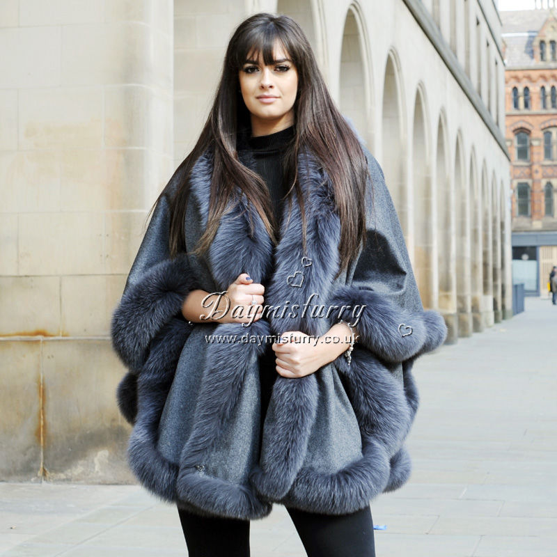 Thumbnail: Cashmere Shawl with Fox Fur Trim in Charcoal