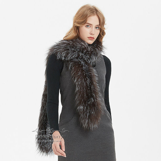 Thumbnail: Knit  Silver Fox Fur  Scarf  in Natural Colour