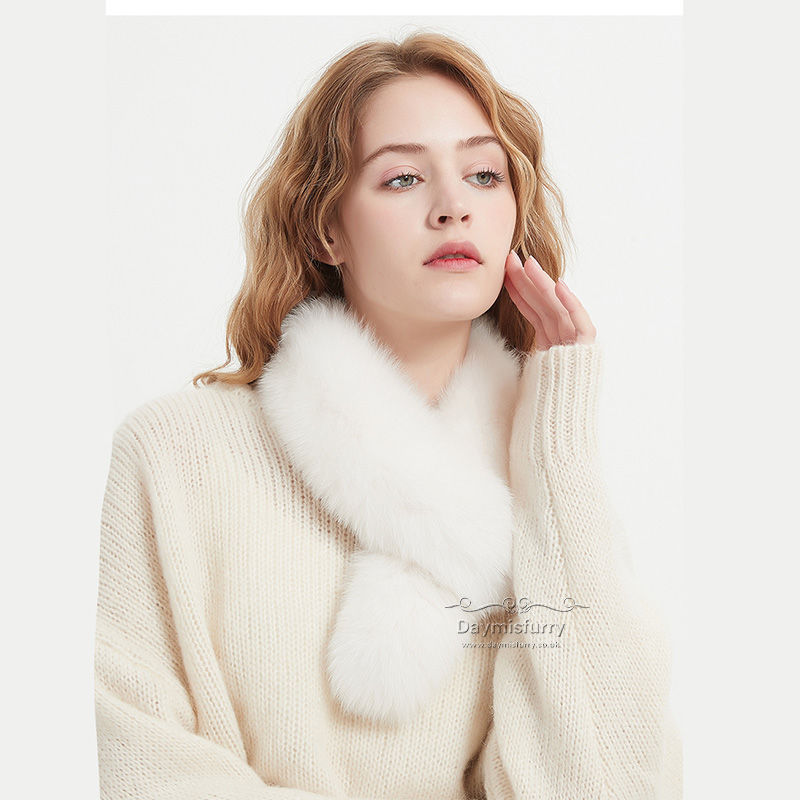 Thumbnail: Fox Fur Scarf in White / Black
