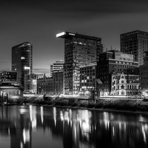 Dusseldorf Medienhafen night