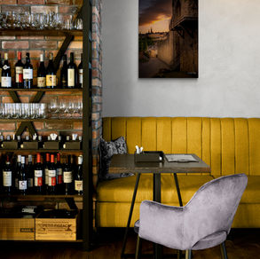 Restaurant_dining_room.jpeg