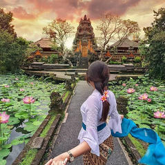 The Saraswati Temple is in the heart of Ubud, which is in the heart of Bali!