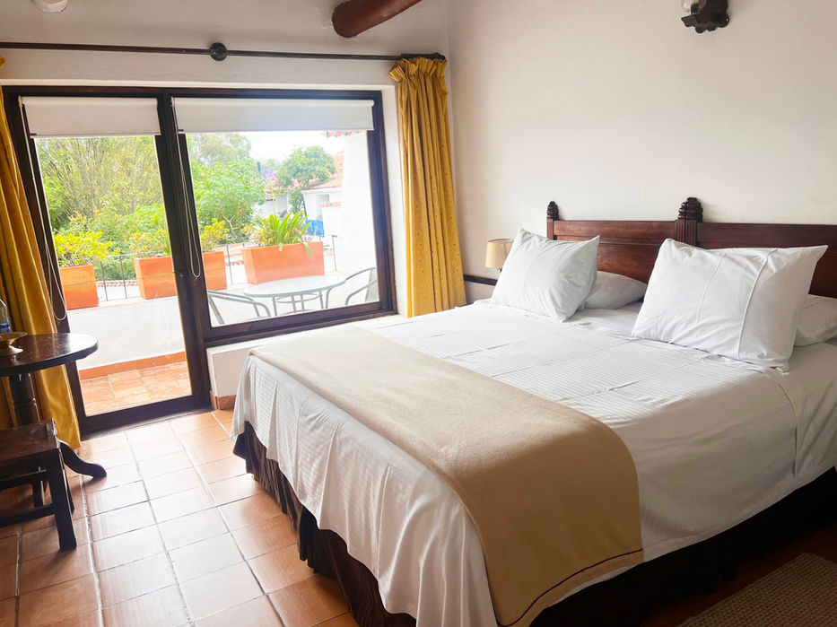 Hotel Mesón de los Virreyes en Villa de Leyva, un hotel con spa, piscina y habitaciones exclusivas. ubicado cerca a la plaza mayor.