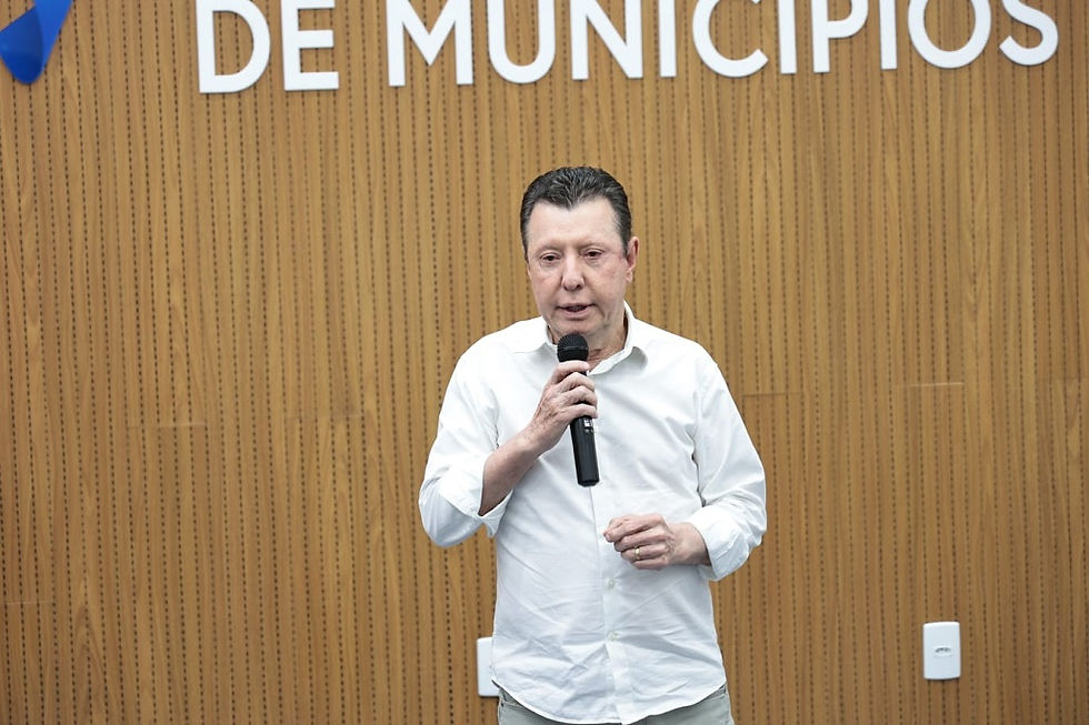 A pedido do Fórum Empresarial, deputado José Nelto também participou da reunião - Foto: Naira Batista