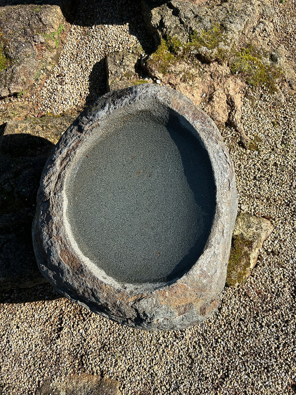 Miniature : bassin en dolérite