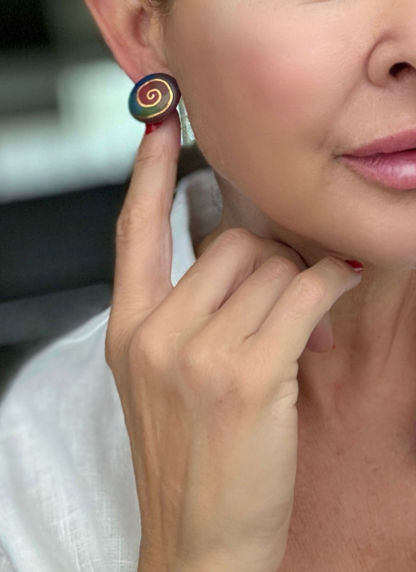 Bri ncos espiral vinho cerâmica opaca.