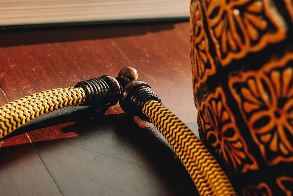 Miniatura: Colar tucumã, corda náutica e madeira.