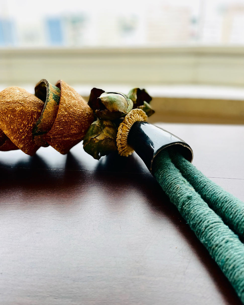 Miniatura: Colar de mesa ou parede tingui e chifre de boi.