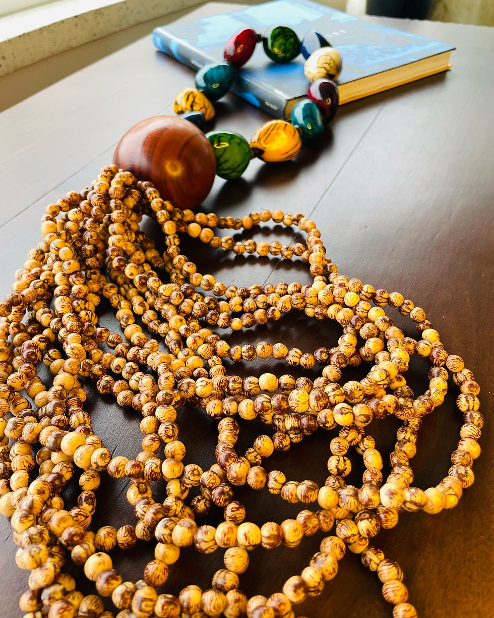 Colar de mesa jarinas coloridas e açaí.