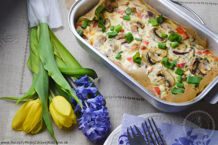 Quiche so šampiňónmi, červenou paprikou, kôprom a gorgonzolou