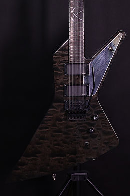 291_Epiphone_Explorer_Marcus_Henderson_6025_body_web.jpg