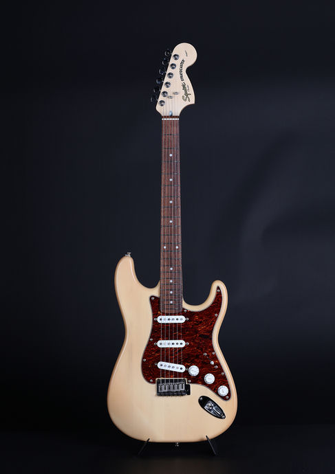 Squier (Fender) Stratocaster Deluxe Amber 2005 Vorderansicht