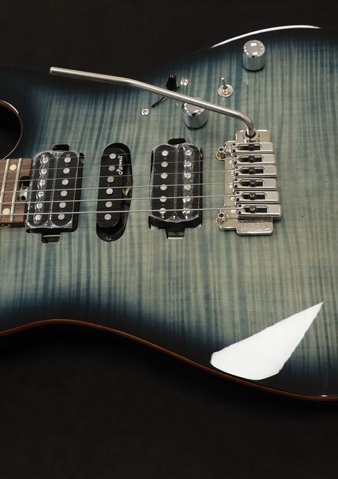 Harley Benton Fusion II Gloss Trans Flamed Blue Burst 2021 Detailbild