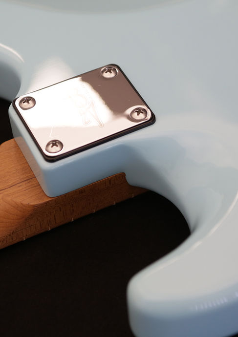 JET JS-300 - Baby Blue Modded mit Fender Noiseless Pickups und Fender Tremolo Detailbild