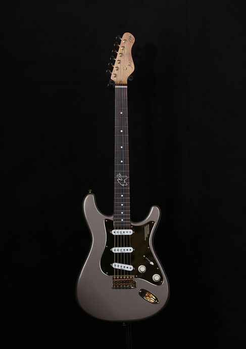 Magneto Guitars Eric Gales Signature RD3 RAWDAWG Vorderansicht