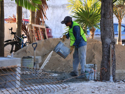 Lili Campos cumple con obras solicitadas en colonias