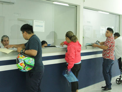 Mujeres de Solidaridad reciben subsidio en licencias para conducir