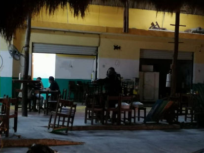 Presuntos sicarios disparan contra marisquerÃa en la colonia Nueva Creación.