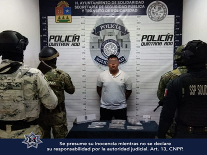 Aseguran a dos sujetos con narcóticos y cartuchos útiles en distintos puntos de Playa del Carmen