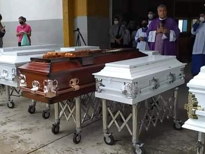 Dan último adiós a familia que murió sepultada en deslave ocasionado por "Grace"