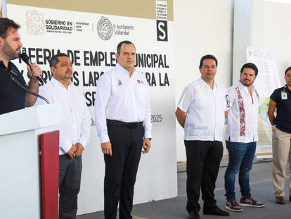 Se realiza la Primera Feria del empleo y Servicios Laborales en el domo delfraccionamiento Misión de las Flores.