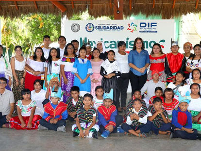 Estudiantes del DIF Solidaridad presentan obra de teatro alusiva al mes patrio