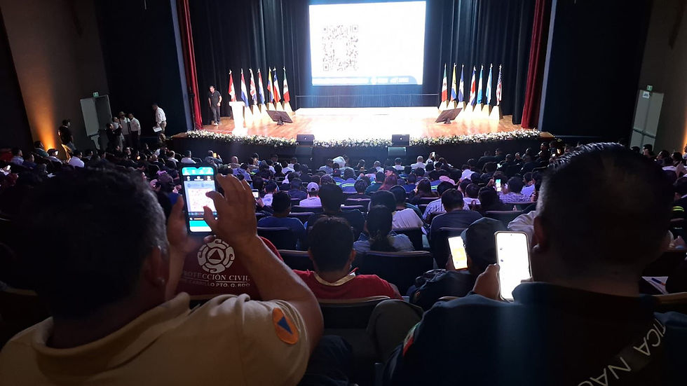 Continúan las actividades del Primer Congreso de Protección Civil y Gestión de Riesgos de Desastres en el Teatro de la Ciudad.