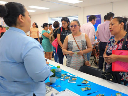 Lili Campos impulsa a las mujeres para tener trabajos dignos