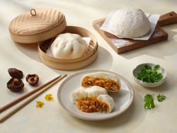 Bun With 4PS Meat Sauce And Cheese