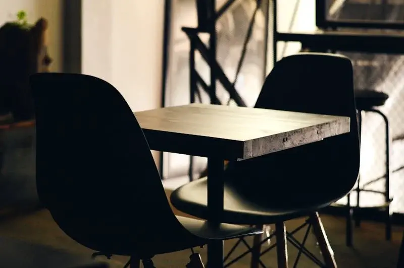 Imagem: (Restaurante vazio - Pexels)