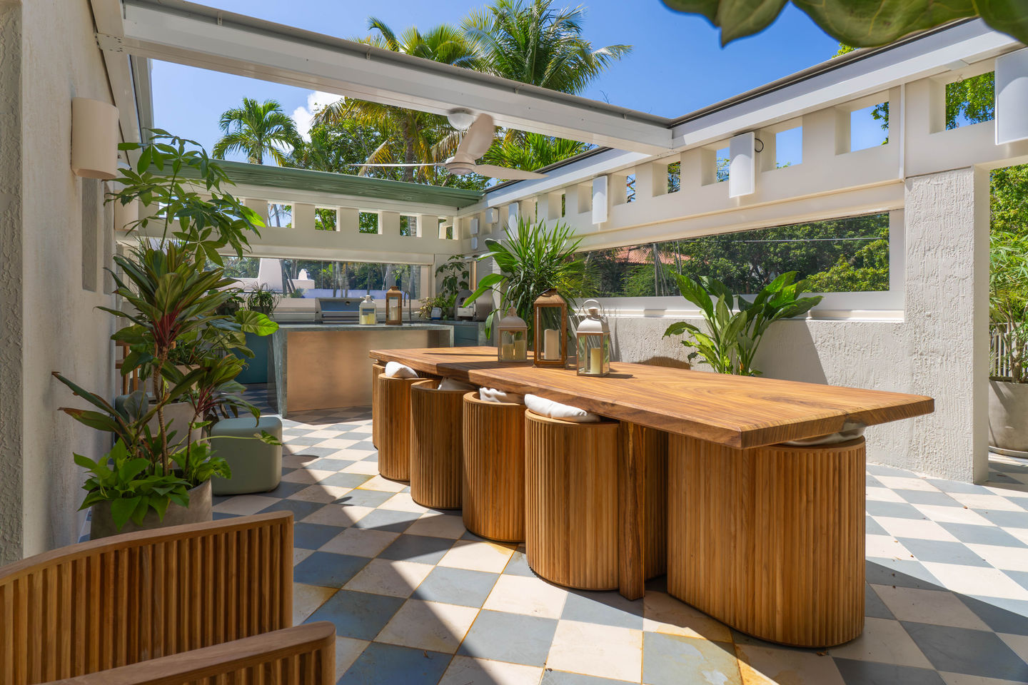 Outdoor Kitchen Remodel in Coconut Grove, FL by Arte Patio project photo 3