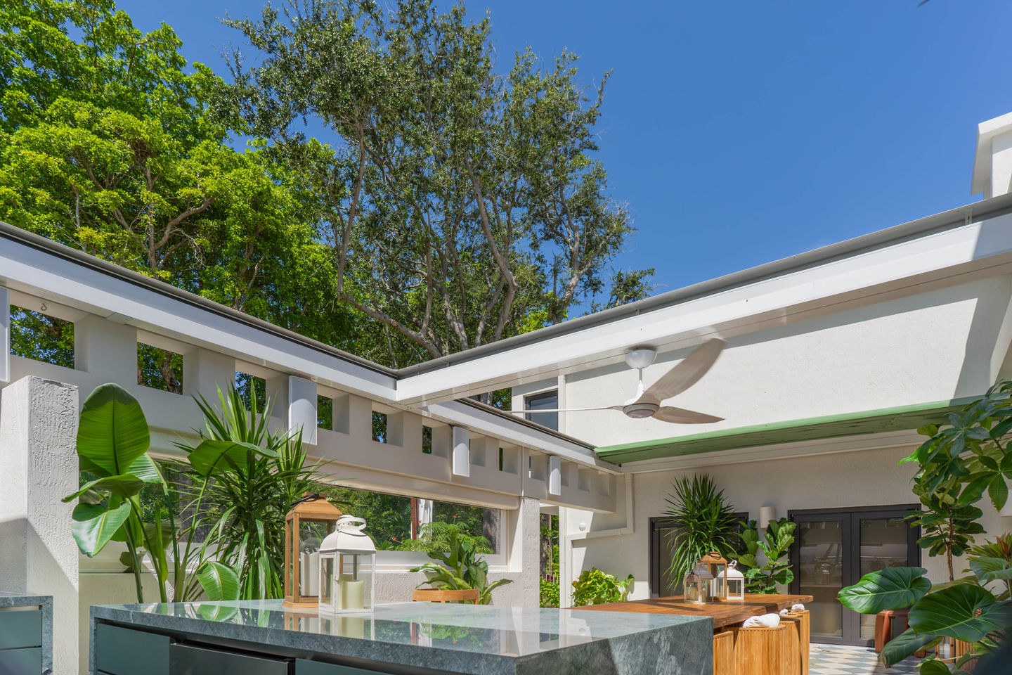 Outdoor Kitchen Remodel in Coconut Grove, FL by Arte Patio project photo 2