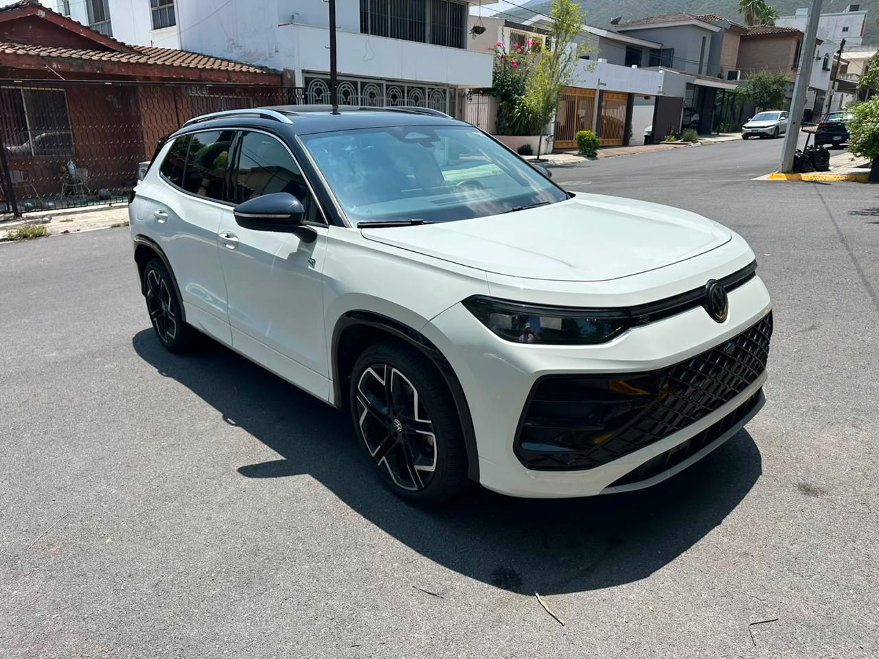 VOLKSWAGEN TIGUAN R LINE 2025 🏷️HM