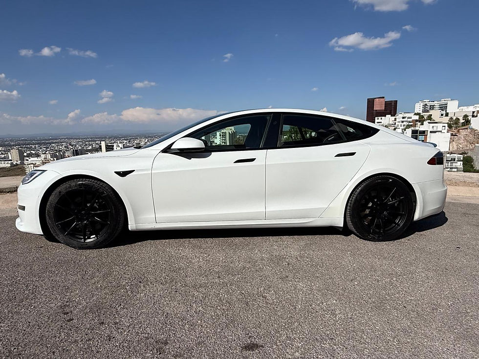 Miniatura: TESLA MODEL S PLAID 2021 🏷️UM