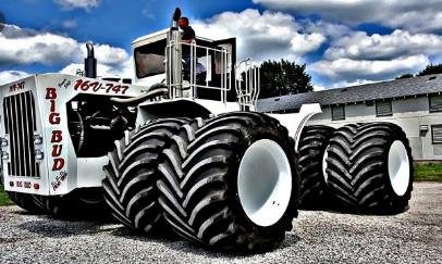 Introducing the 5 Strongest and Largest Tractors in the World