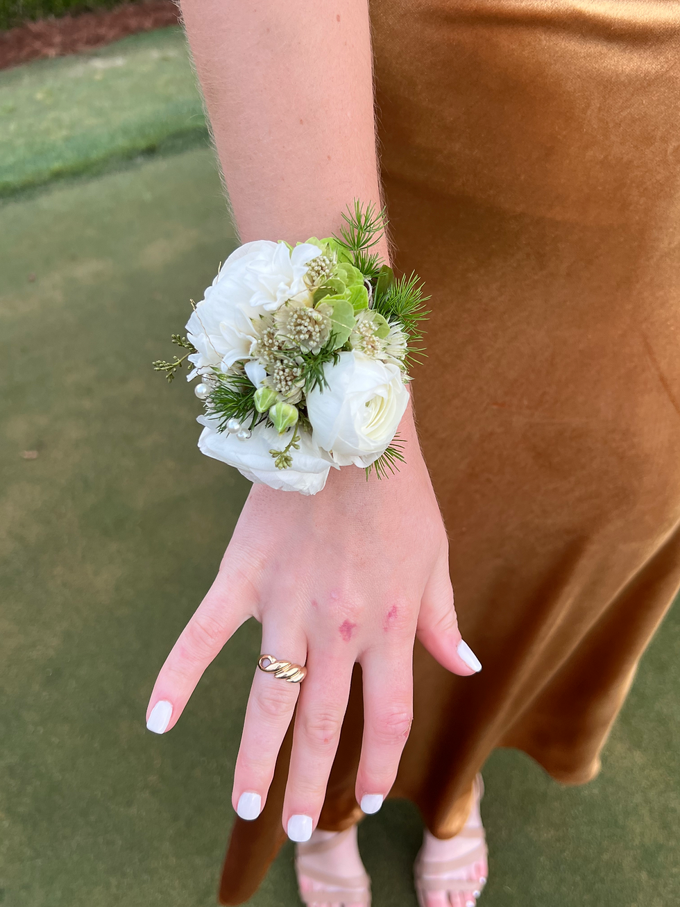 Thumbnail: Bracelet Wrist Corsage