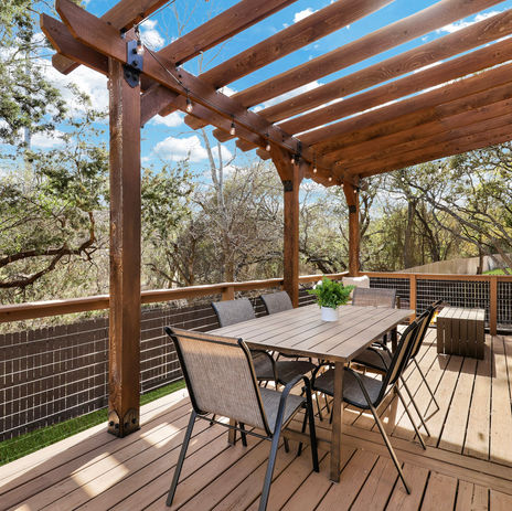 Custom Deck & Pergola