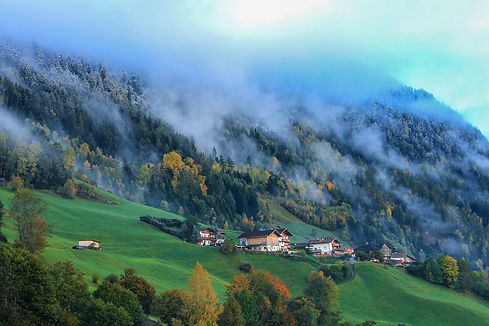 mountain-3800239_1920.jpg
