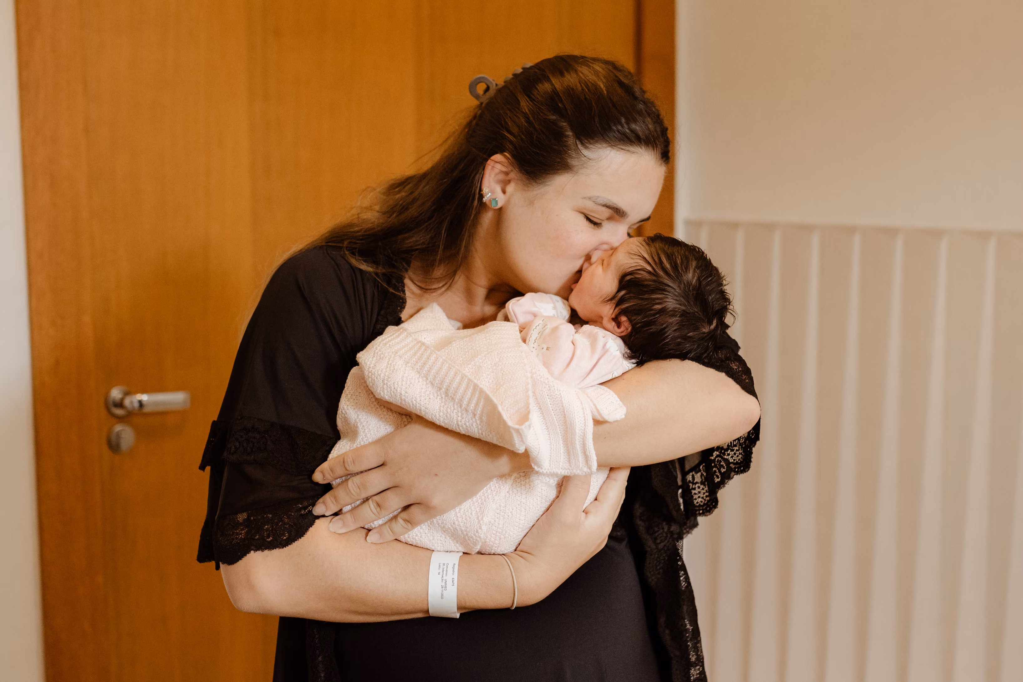Doctor examining pregnant patient