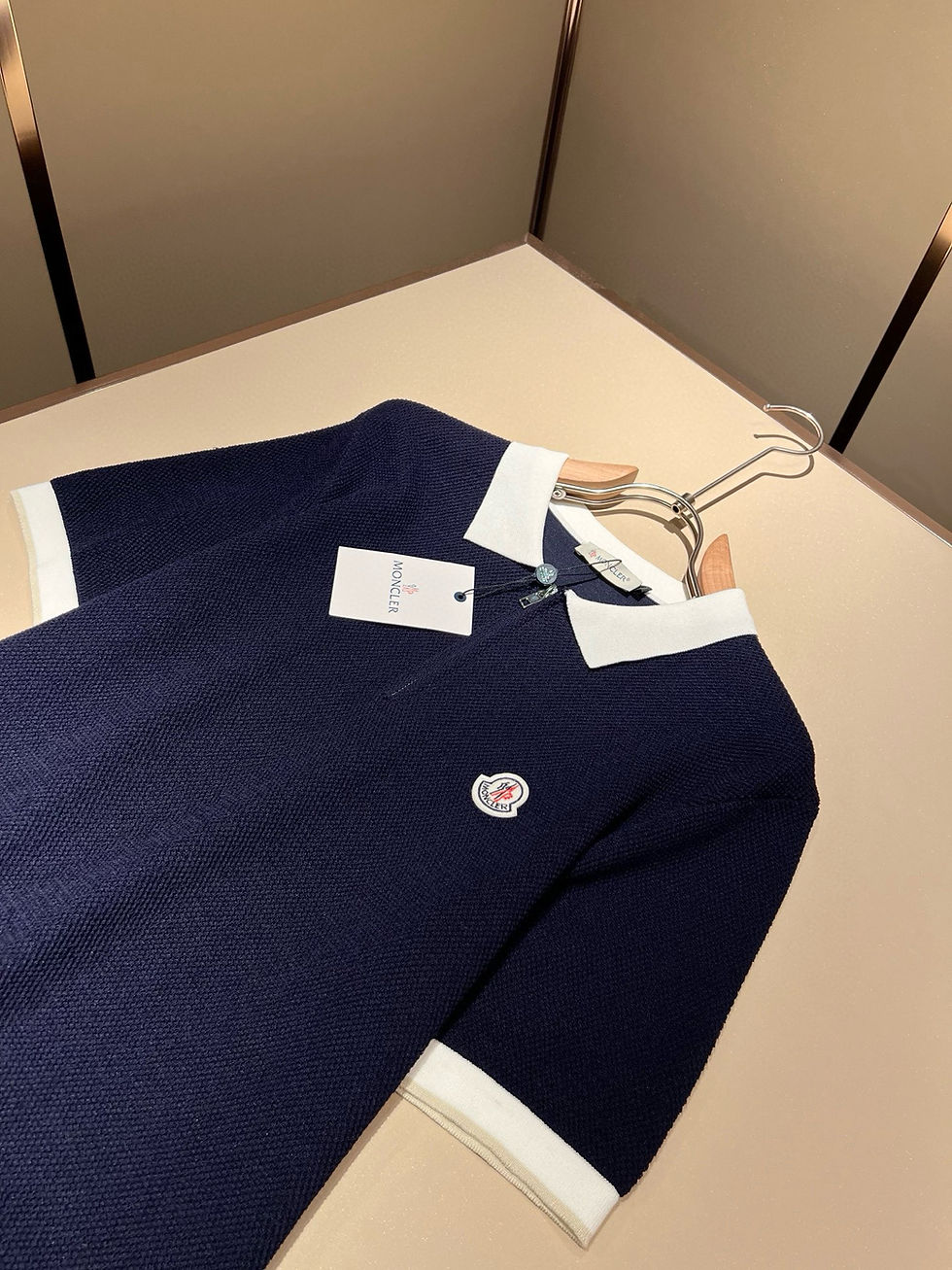 Thumbnail: Moncler 남성 니트 반팔티